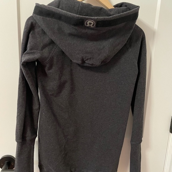 Lululemon Sweatshirt - Picture 4 of 4